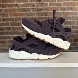 Nike Air Huarache Run size 9W